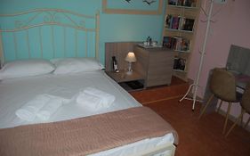 Luxury Traditional Room The Small Bookstore