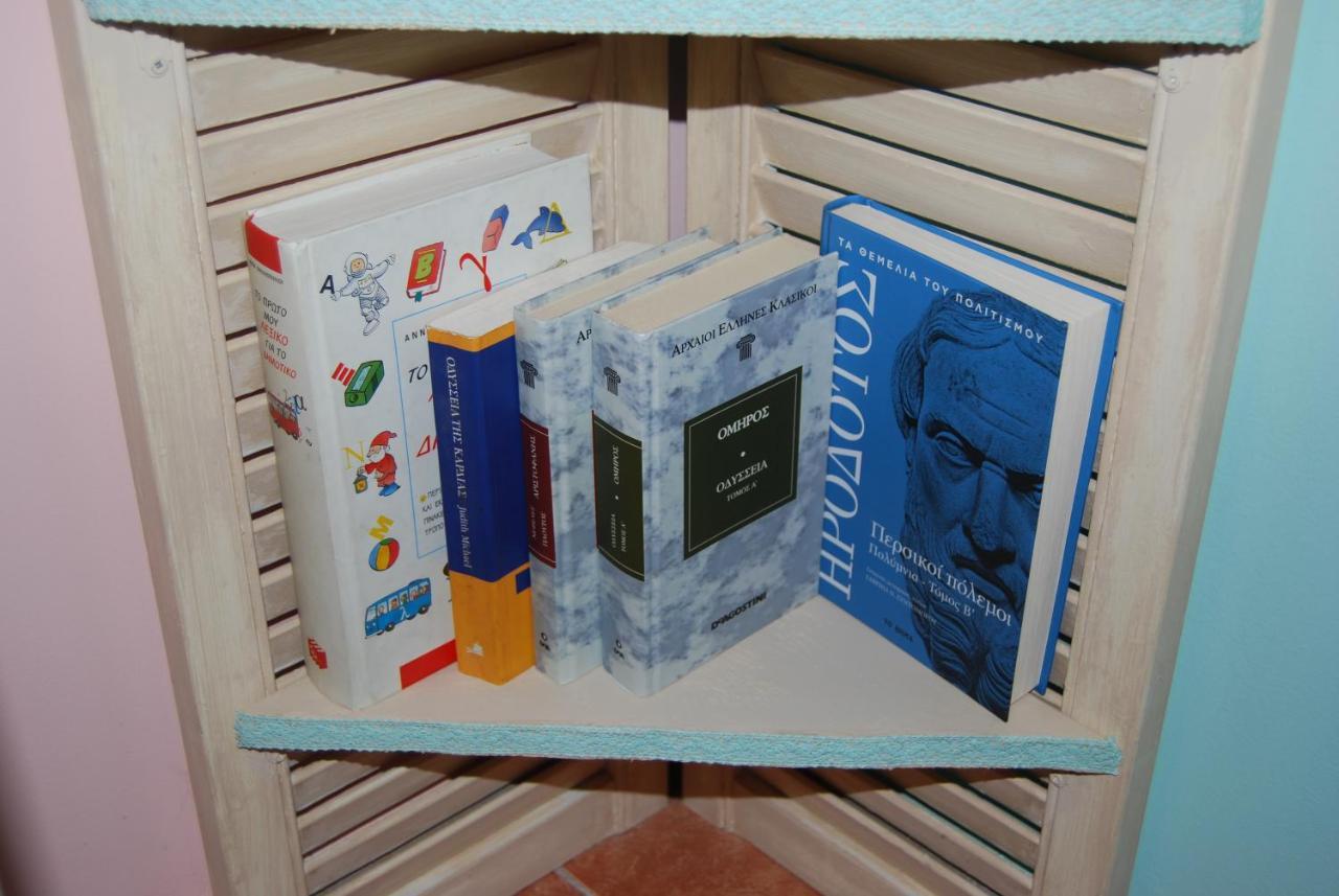 Luxury Traditional Room The Small Bookstore Kastro-Kyllini Εξωτερικό φωτογραφία