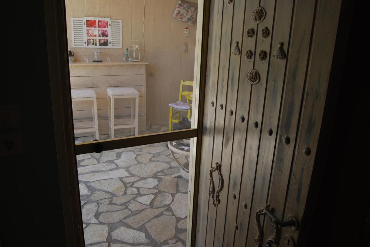 Luxury Traditional Room The Small Bookstore Kastro-Kyllini Εξωτερικό φωτογραφία