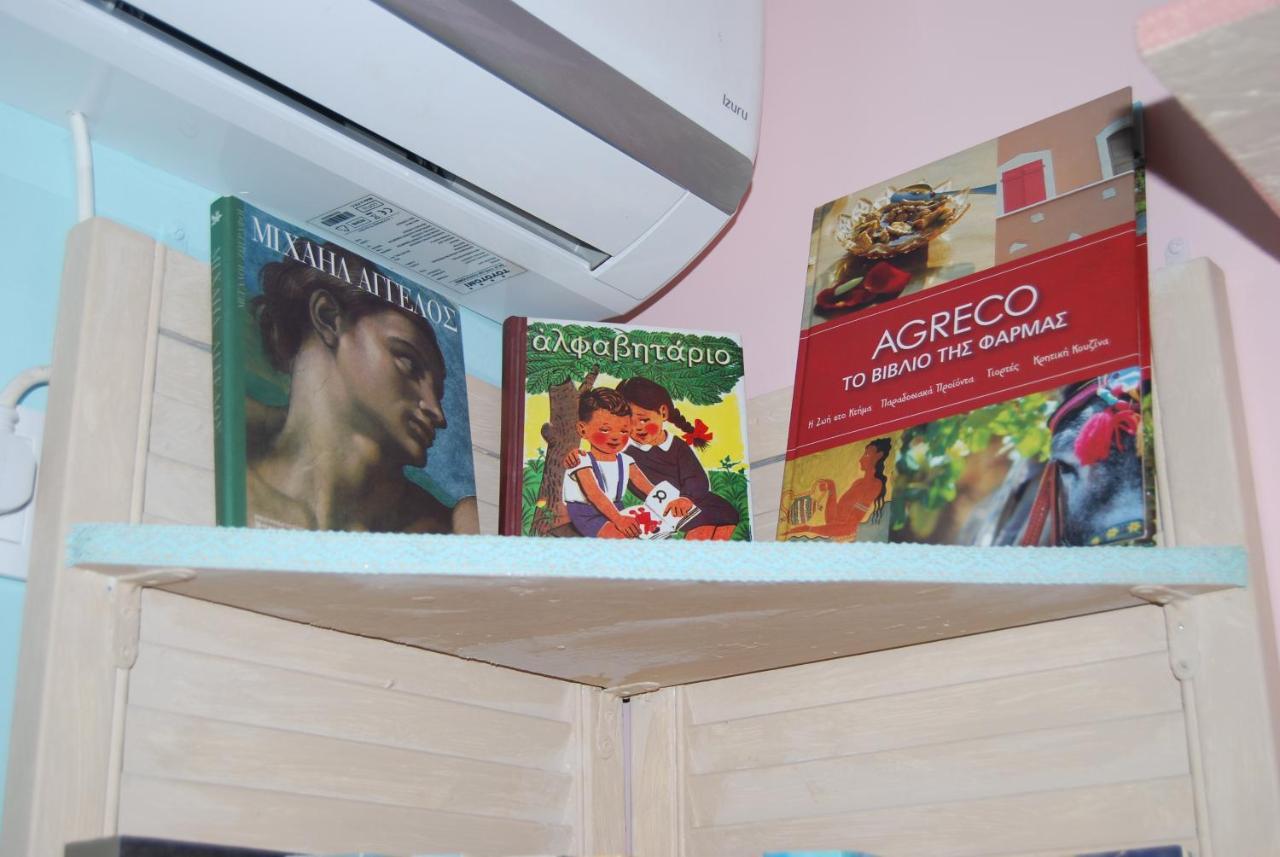 Luxury Traditional Room The Small Bookstore Kastro-Kyllini Εξωτερικό φωτογραφία