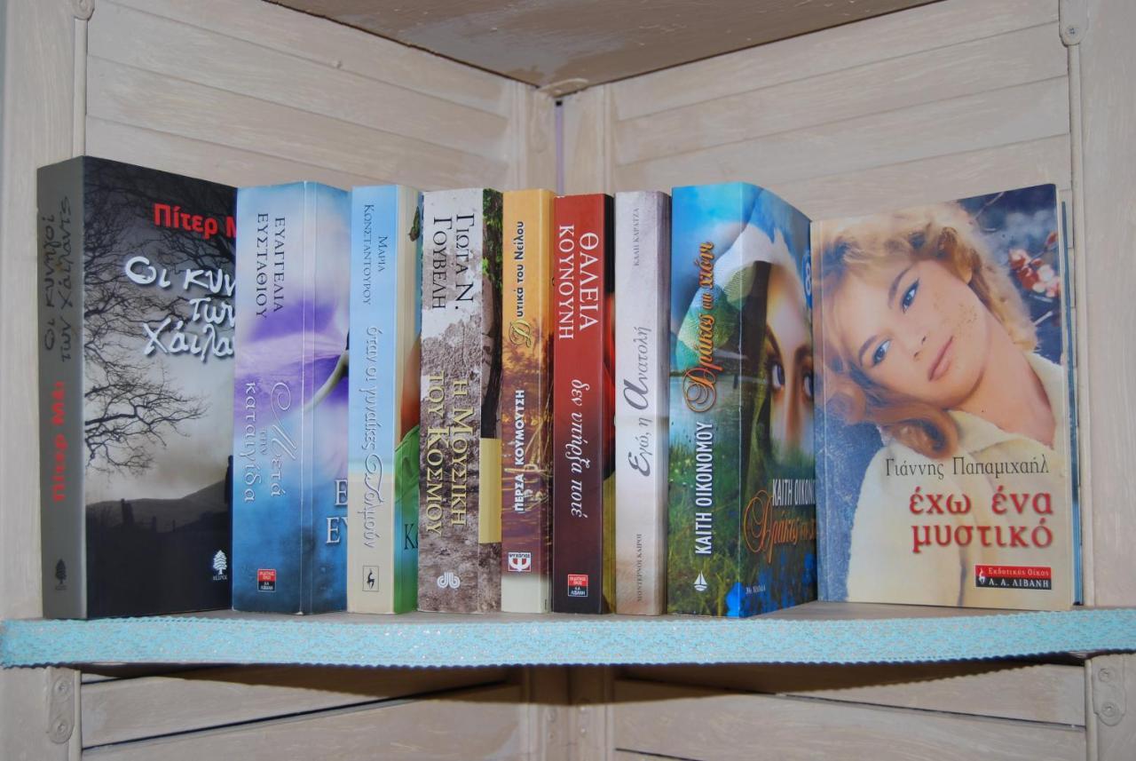 Luxury Traditional Room The Small Bookstore Kastro-Kyllini Εξωτερικό φωτογραφία