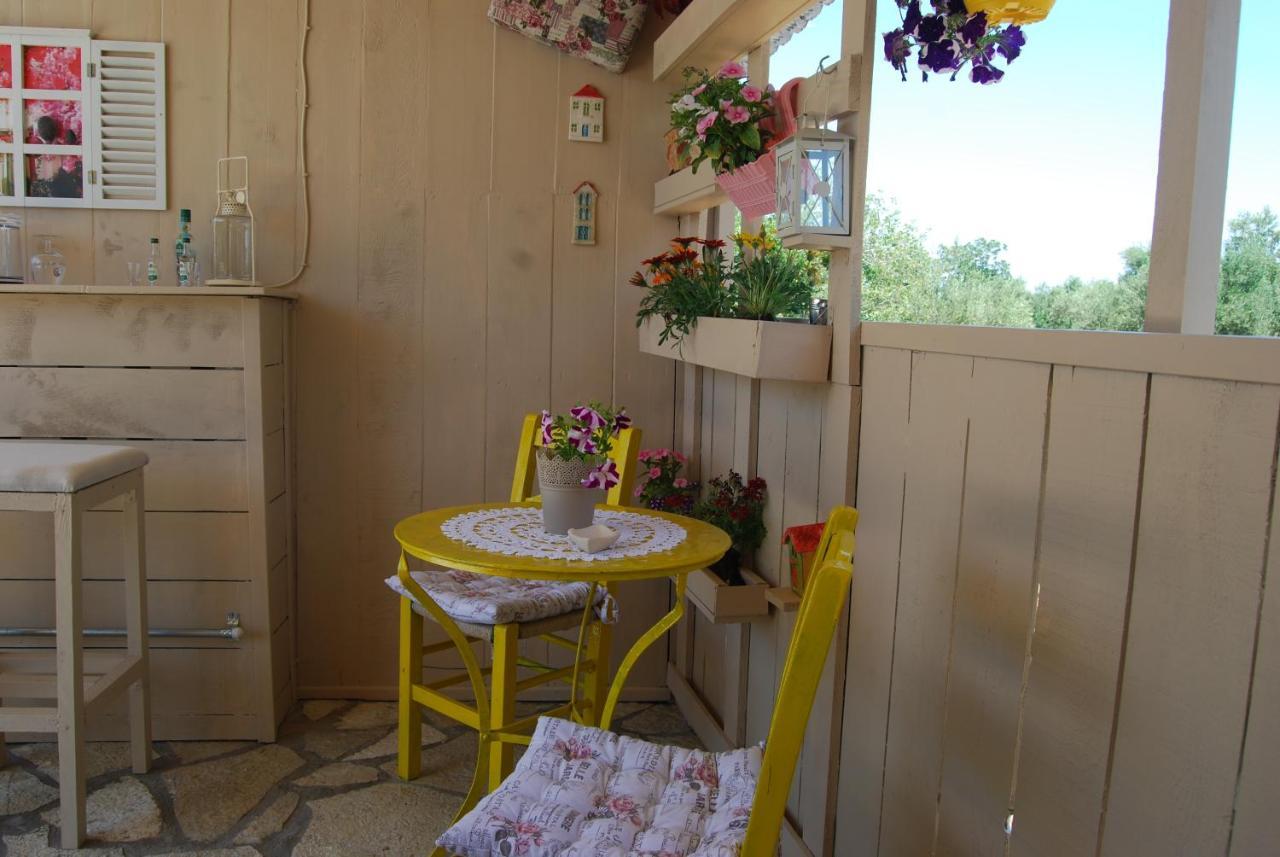 Luxury Traditional Room The Small Bookstore Kastro-Kyllini Εξωτερικό φωτογραφία