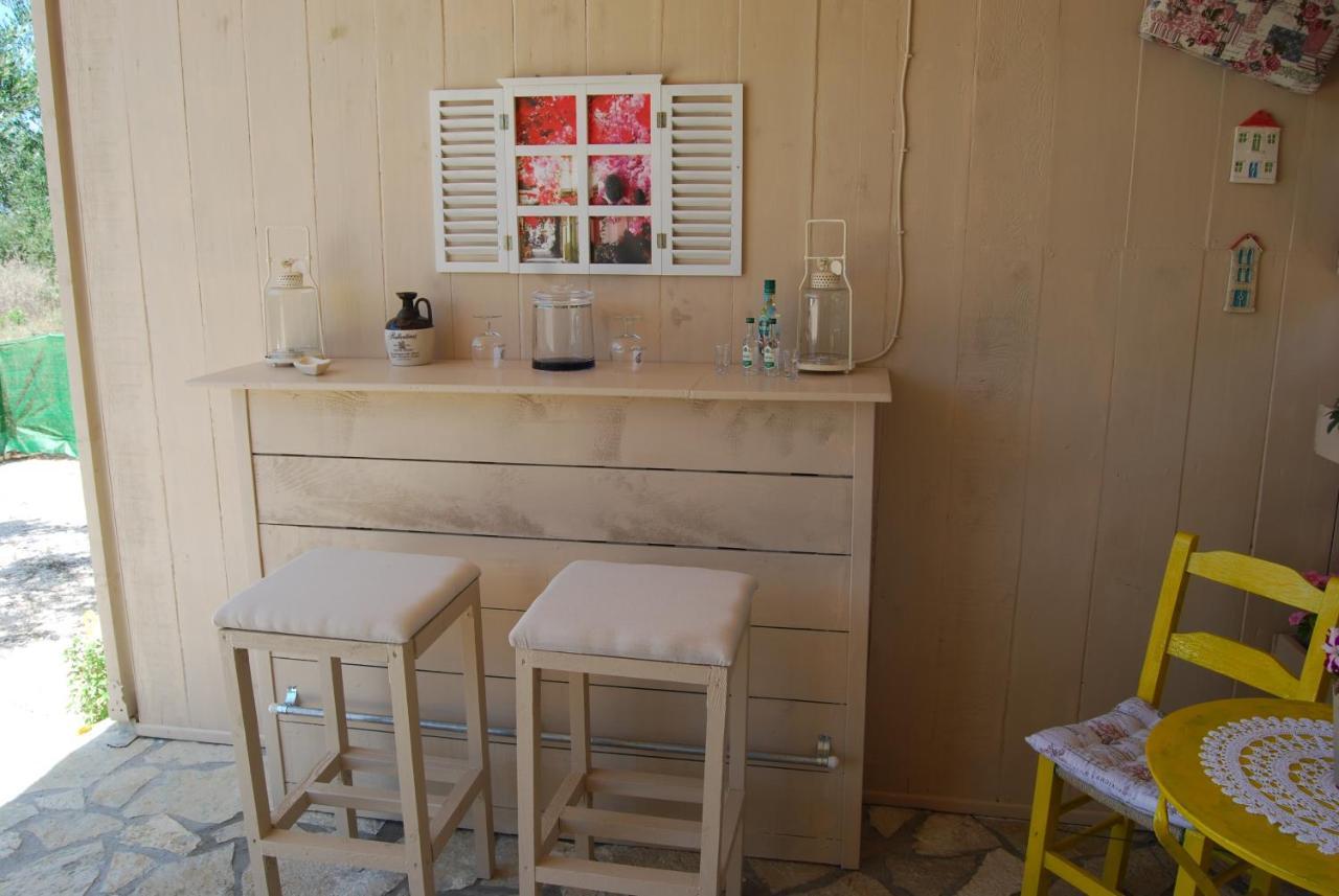 Luxury Traditional Room The Small Bookstore Kastro-Kyllini Εξωτερικό φωτογραφία