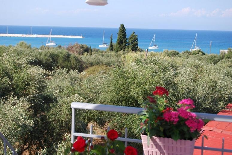 Luxury Traditional Room The Small Bookstore Kastro-Kyllini Εξωτερικό φωτογραφία