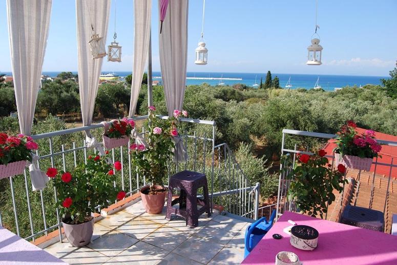 Luxury Traditional Room The Small Bookstore Kastro-Kyllini Εξωτερικό φωτογραφία