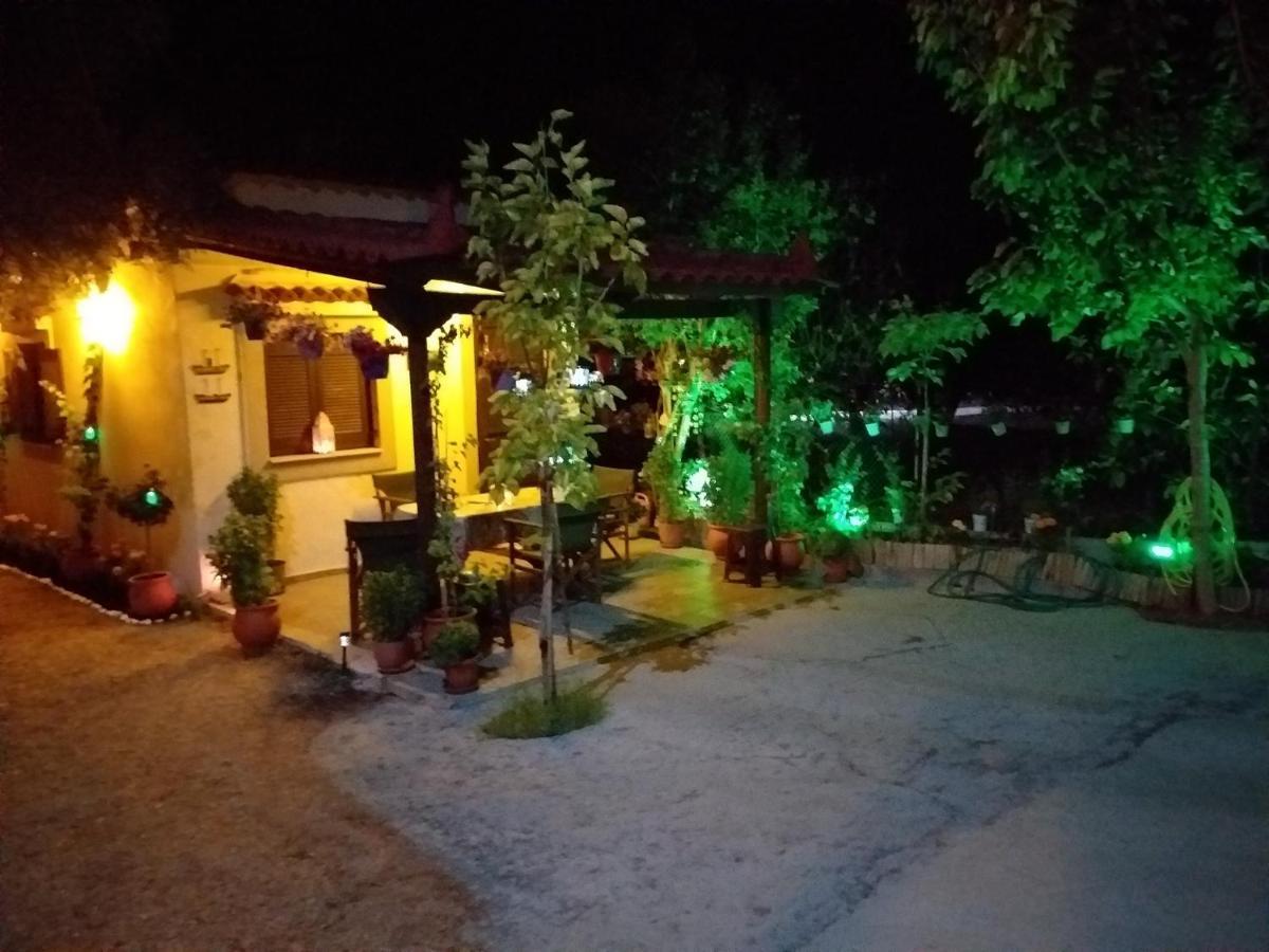 Luxury Traditional Room The Small Bookstore Kastro-Kyllini Εξωτερικό φωτογραφία