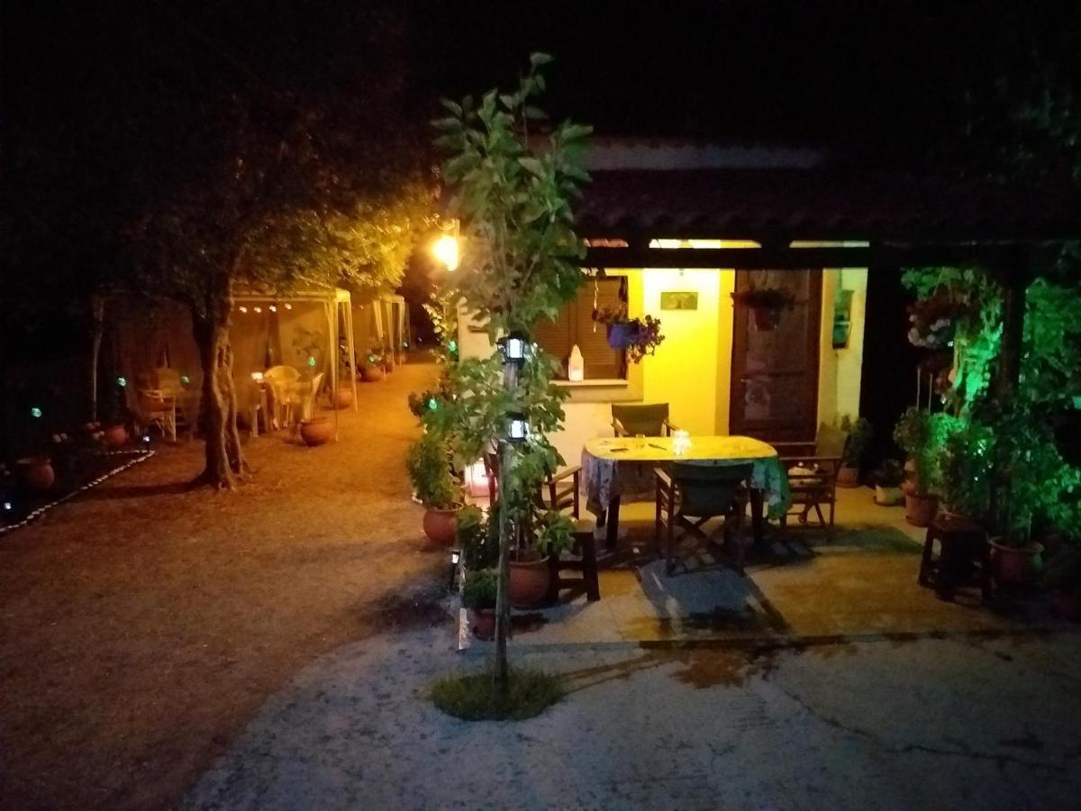 Luxury Traditional Room The Small Bookstore Kastro-Kyllini Εξωτερικό φωτογραφία