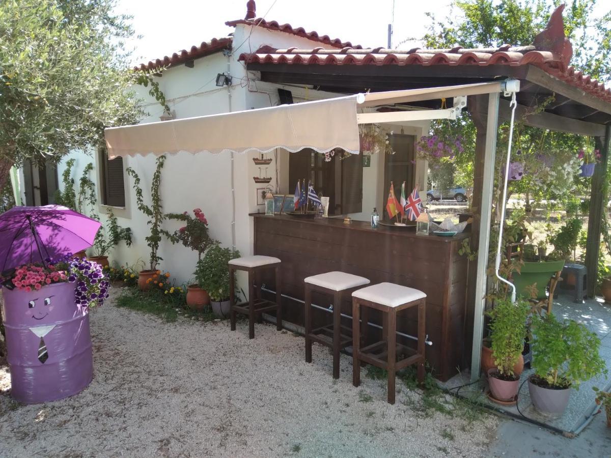 Luxury Traditional Room The Small Bookstore Kastro-Kyllini Εξωτερικό φωτογραφία